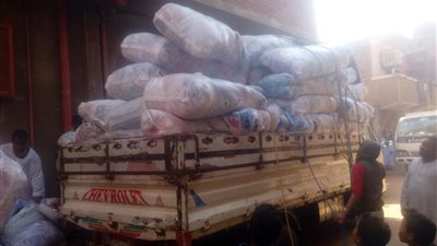 صور.. ضمن مبادرة حياة كريمة ..مستقبل وطن يوزع 220 لحاف في قرية الشطب بأسوان