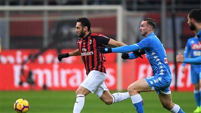 التعادل السلبي يحسم موقعة ميلان ضد نابولي بالدوري الإيطالي