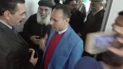 صور| وكيل صحة سوهاج ومدير الأمن يتابعون حالات تسمم طلاب كنيسة أبو عزيز ويؤكدون خروج 28 مصاب