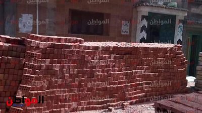 صور| كارثة محققة يعاني منها سكان عقار بالمحلة الكبرى.. واستغاثات للمسئولين