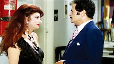 امرأة في مشهد .. كل واحد فينا بيرقص بطريقته أنا بهز وسطي وأنت بتلعب لسانك
