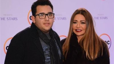 صور| ليلى علوي تحتفل بعيد ميلاد نجلها خالد