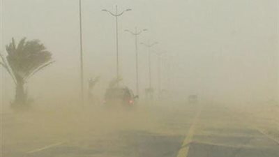 عاصفة ترابية تضرب أسوان بالتزامن مع انخفاض درجات الحرارة غدا