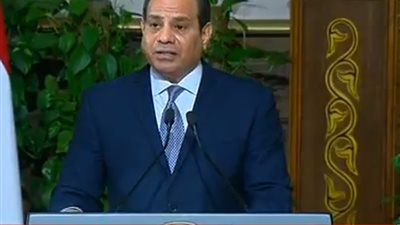 الرئيس للصحفيين الفرنسيين: المدونين مش هيبنولى مصر 