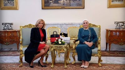 صور | انتصار السيسي لـ قرينة ماكرون: نقدر ما ساهمت به فرنسا في الفكر الإنساني