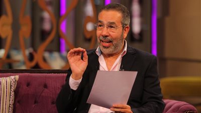 مدحت العدل يعكف على كتابة بيت العيلة ليسرا