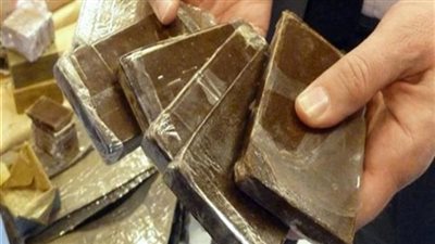 ضبط 80 طربة حشيش داخل سيارة بسوهاج
