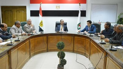محافظ سوهاج يتابع أعمال شارع الجمهورية ويوجه بسرعة الانتهاء منها