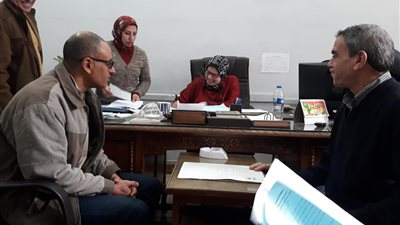 دراسة قرارات إزالة التعديات على الشواطئ وسط الإسكندرية