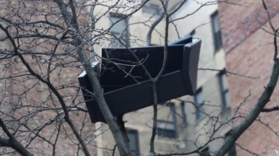 انتي ايه اللي جابك هنا.. كنبة تثير ضجة على السوشيال ميديا لهذا السبب!
