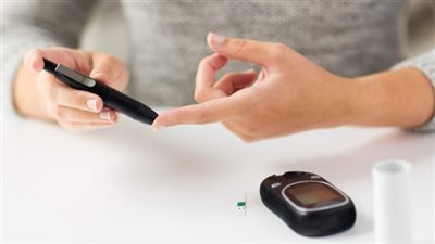 لو مش عارفة تظبطيه.. 8 نصائح للحفاظ على مستوى معتدل للسكر