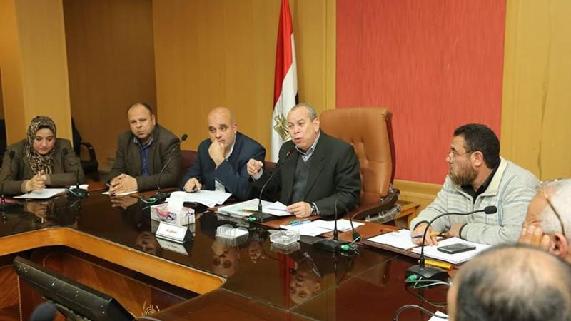 جانب من اجتماع المحافظ