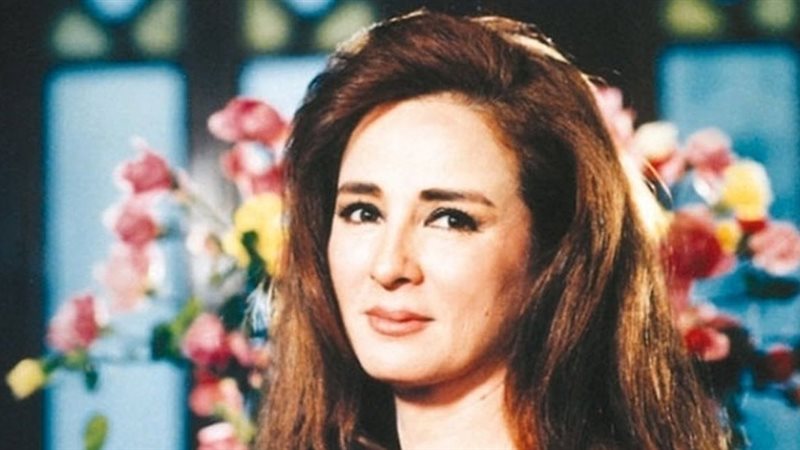 الفنانة نجلاء فتحى