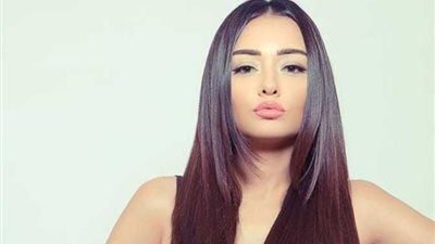 راندا البحيري بعد حصولها على لقب سفيرة الخير.. تخضع لجلسة تصوير