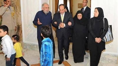 الآلاف من أهالي كفر الشيخ يشيعون والدة الشهيدين أحمد وإسلام مالك