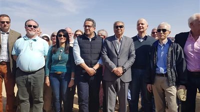 وصول وزيرا الآثار والسياحة إلى المنيا استعدادا لإعلان كشف أثري بـ