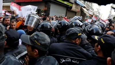  تظاهرات تونسية ضد الاتحاد العام للتعليم الثانوى.. تعرف على السبب 