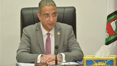 محافظ سوهاج يستجيب لشكاوى المواطنين عبر شبكات التواصل الاجتماعي