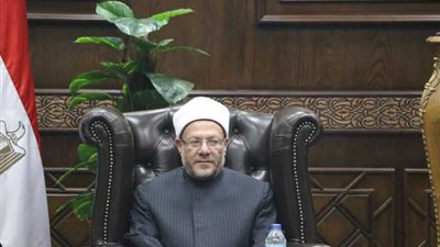 اهتمام السيسي بالأسرة محط إعجاب المفتي.. علام يشيد بقرارات الرئيس ويؤكد: هناك مسؤولية مشتركة