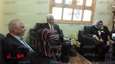صور.. وصول محافظ الجيزة والنائبة شادية ثابت إلى مدرسة العروبة الإبتدائية فى إمبابة 