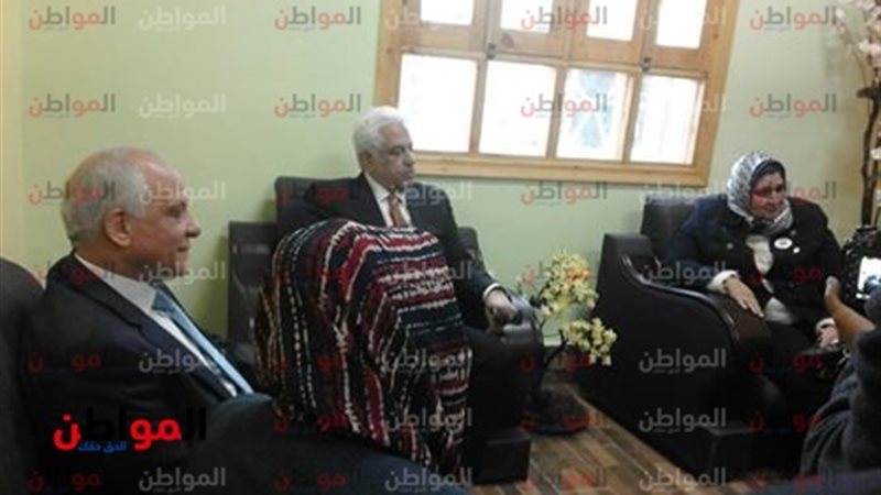 محافظ الجيزة ومدرسة