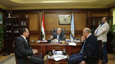 محافظ كفرالشيخ يبحث مشاكل مواطنى فوه ومطوبس