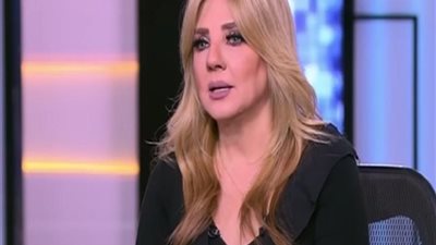 ندى بسيوني تنعى والد الفنانة نهال عنبر