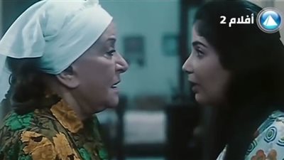 امرأة في مشهد| هتلاقي بنات الكلية لابسين من بورباريس متضايقيش..مانا كمان هدومي غالية من بورسعيد