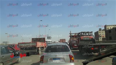 صور.. ازدحام مروري بكوبري فيصل ظهر اليوم 