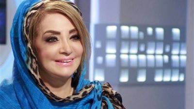 صورة لاتنسى| رومانسية محمود ياسين وشهيرة   