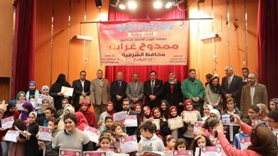 صور.. دورات لغة انجليزية وفوتوشوب في مكتبة مصر العامة بالشرقية