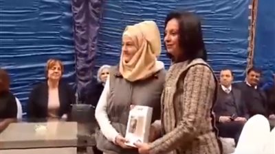 فيديو.. تكريم رئيسة القومي للمرأة لفتيات الوطن العربي بـ احتفالية يوم المرأة العربية 