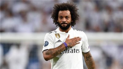 صور .. مارسيلو يهنئ رونالدو ونيمار بأعياد ميلادهما
