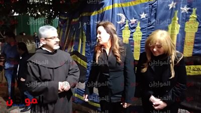 صور| رئيس المركز الكاثوليكي للسينما يصل عزاء والد نهال عنبر 