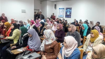 صور.. رئيس جامعة دمنهور يتفقد سير دورات مايكروسوفت واليونيسيف.. والسبب