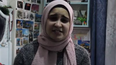 ما الشعبي حلو اهو..  فتاة تغني المهرجانات على البيانو بطريقة غريبة!