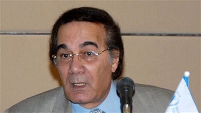 صورة لاتنسى | محمود ياسين مع ابنائه في طفولتهما 