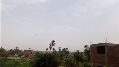 فيديو.. موجة من الطقس السيئ تضرب سوهاج.. وانخفاض درجه الحراره