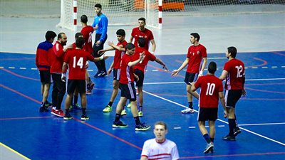 يد الأهلي 2000 يفوز على الزمالك في دوري المرتبط