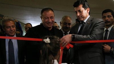الخطيب ووزير الشباب والرياضة يفتتحان صالة الكاراتيه في الأهلي