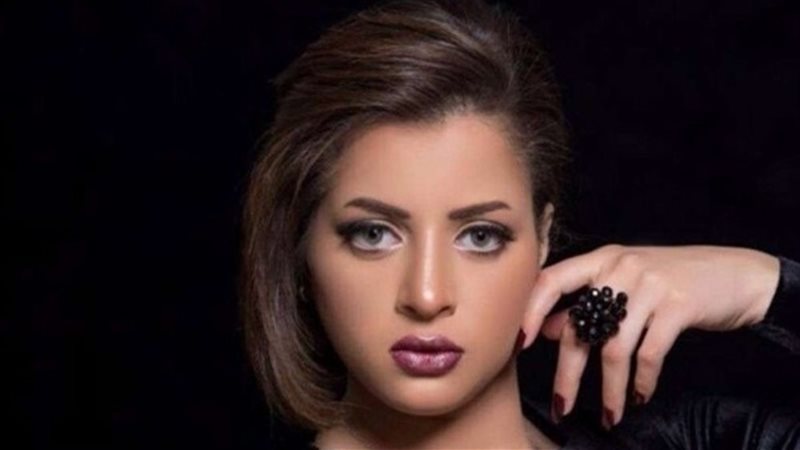 منى فاروق و الفيديو