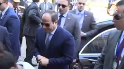 فيديو.. لحظة وصول الرئيس السيسي أديس أبابا لتسلم رئاسة الاتحاد الإفريقي