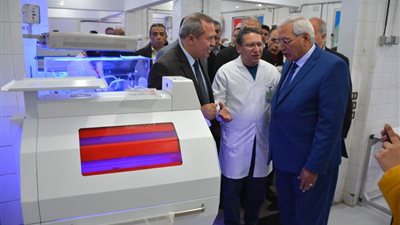 محافظ الدقهلية يشيد بجهود العاملين بمستشفى دماص المركزي