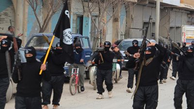 معارك عنيفة بين قسد ومسلحي داعش شرق الفرات 