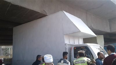 تصادم نقل بكوبري محيي الدين في بني سويف