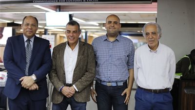 سفير مصر في تنزانيا يستقبل بعثة الأهلي في المطار ويدعوهم لـ حفل عشاء
