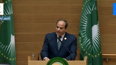 فيديو..الرئيس السيسي في القمة الأفريقية للمرأة: ماتخافيش.. والقاعة تنفجر بالتصفيق 