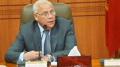 محافظ بورسعيد يبحث الاستعدادات النهائية لبطولة البحر المتوسط لكرة اليد