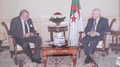 السفير أيمن مشرفة يلتقي رئيس مجلس الأمة الجزائري