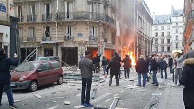 قتلى وجرحى من عناصر المخابرات الفرنسية بتفجير مقرهم في مدينة الرقة السورية